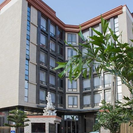 Golden Tulip Essential Lagos Airport Hotel Luaran gambar