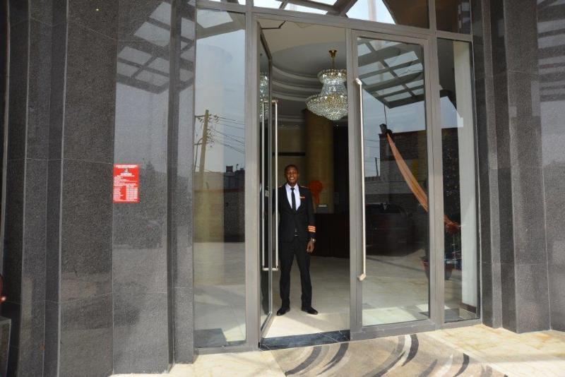 Golden Tulip Essential Lagos Airport Hotel Luaran gambar