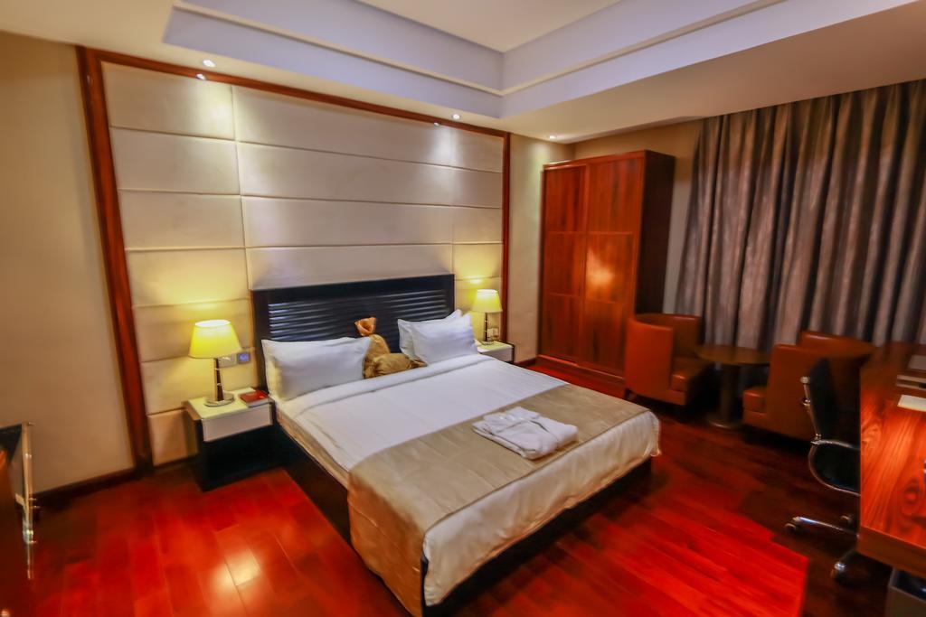 Golden Tulip Essential Lagos Airport Hotel Luaran gambar