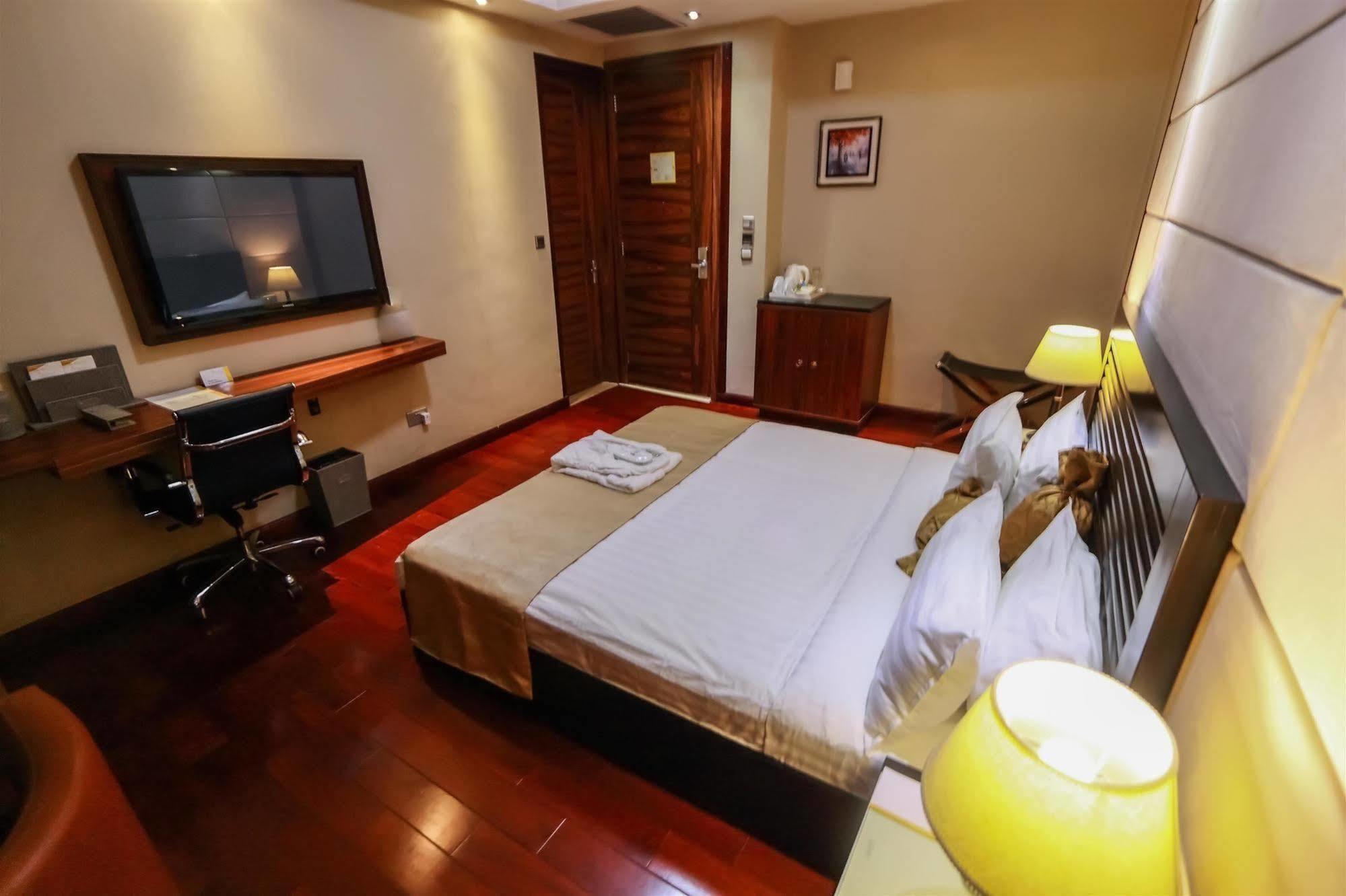Golden Tulip Essential Lagos Airport Hotel Luaran gambar