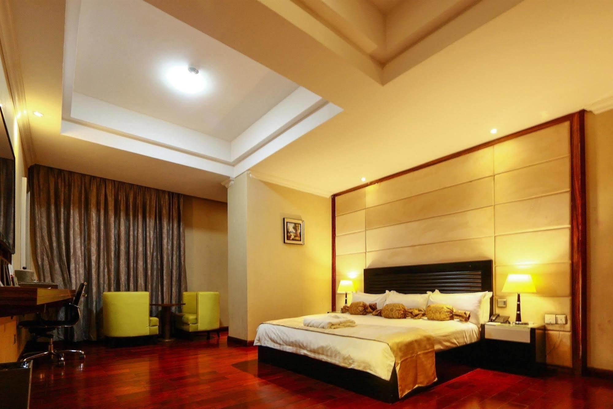 Golden Tulip Essential Lagos Airport Hotel Luaran gambar