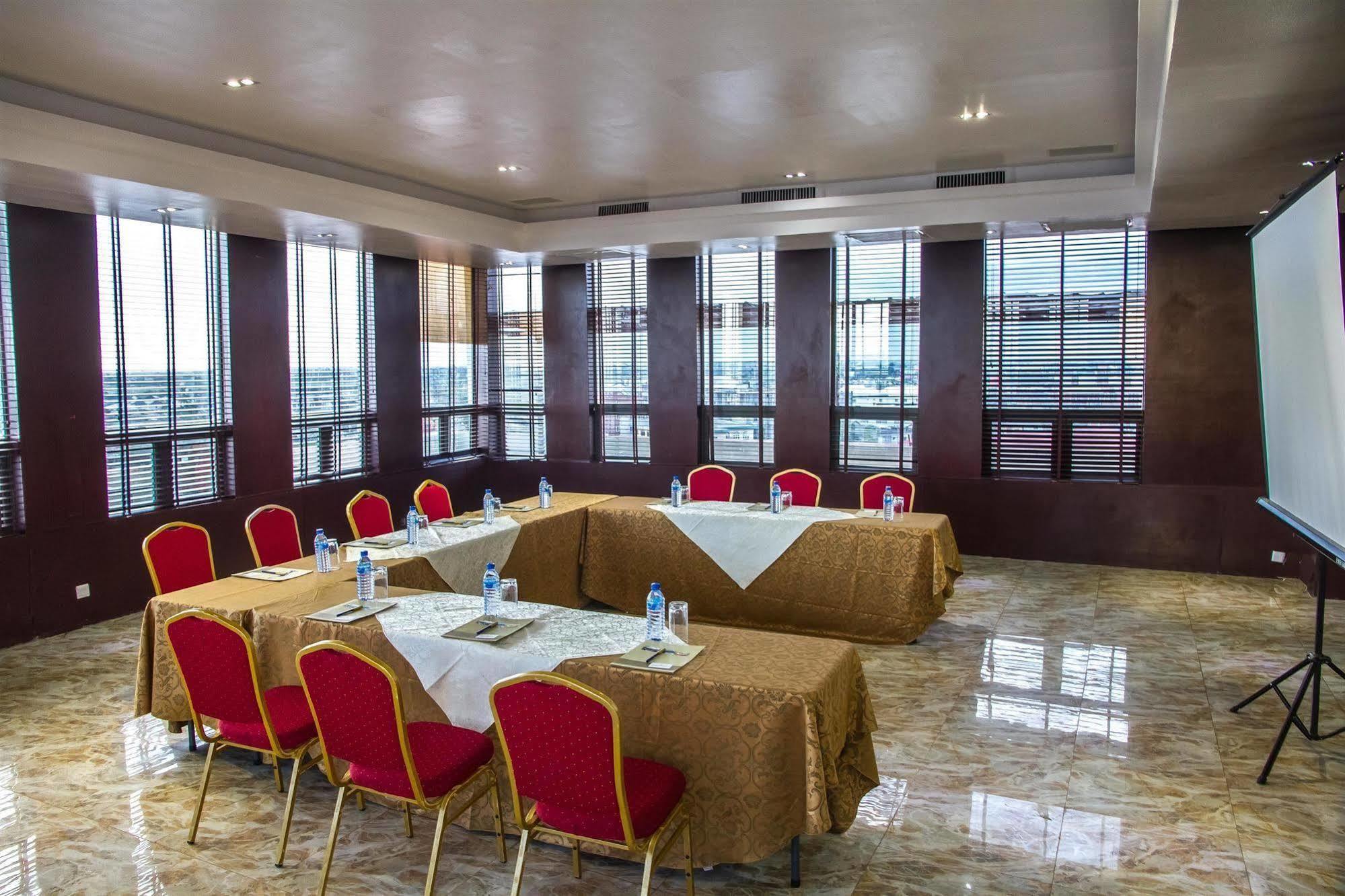 Golden Tulip Essential Lagos Airport Hotel Luaran gambar
