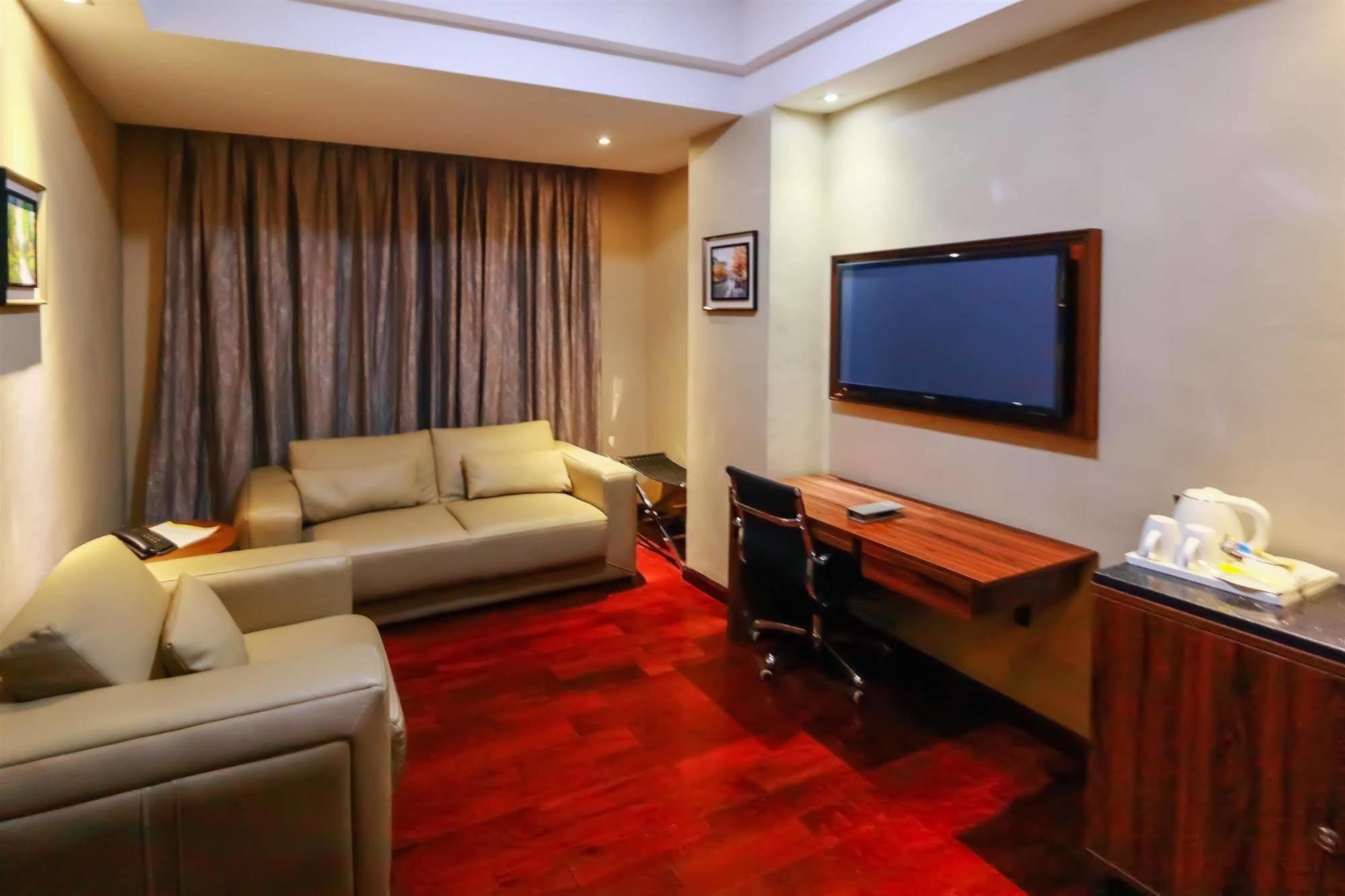 Golden Tulip Essential Lagos Airport Hotel Luaran gambar