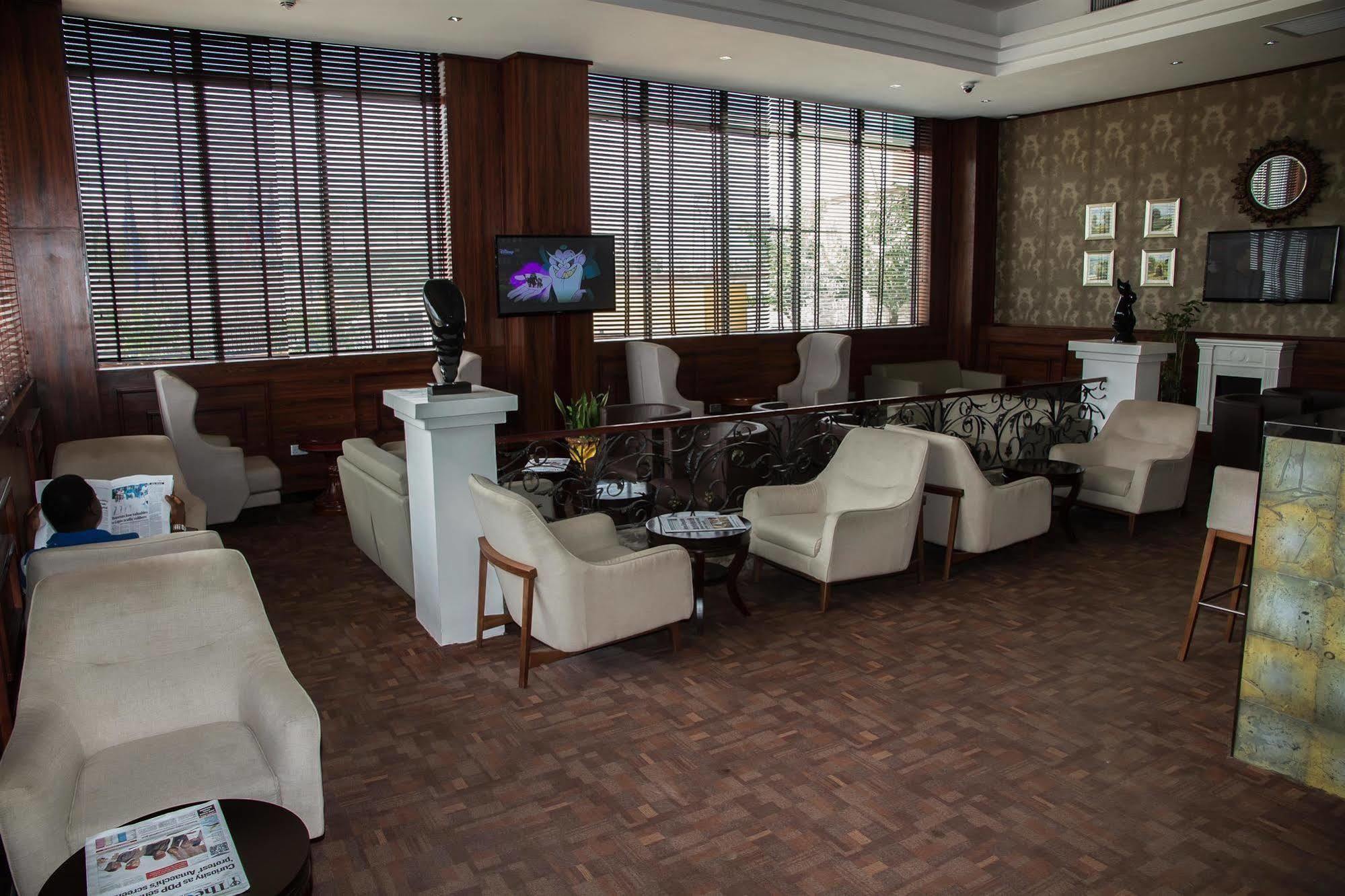 Golden Tulip Essential Lagos Airport Hotel Luaran gambar