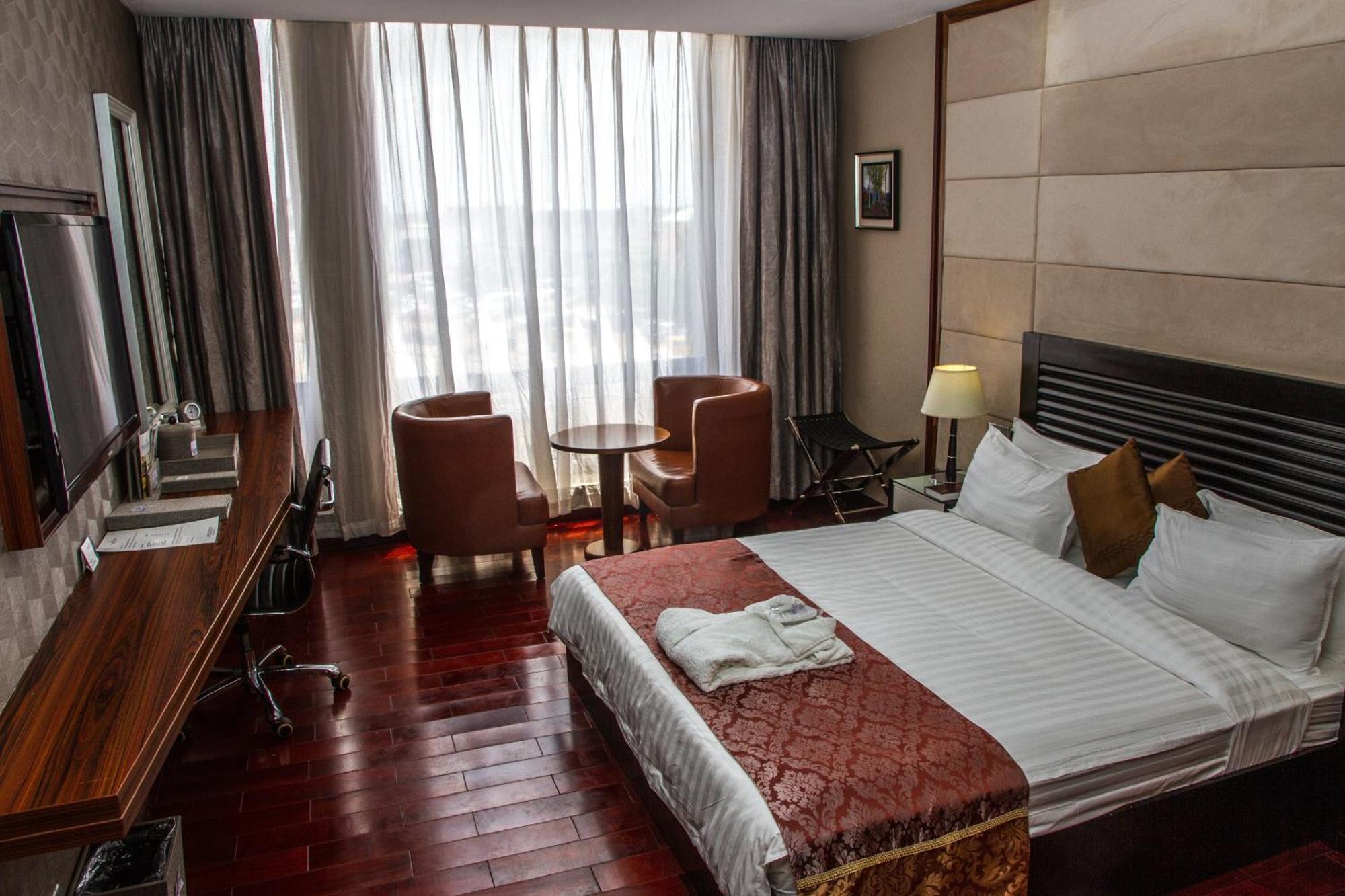 Golden Tulip Essential Lagos Airport Hotel Luaran gambar