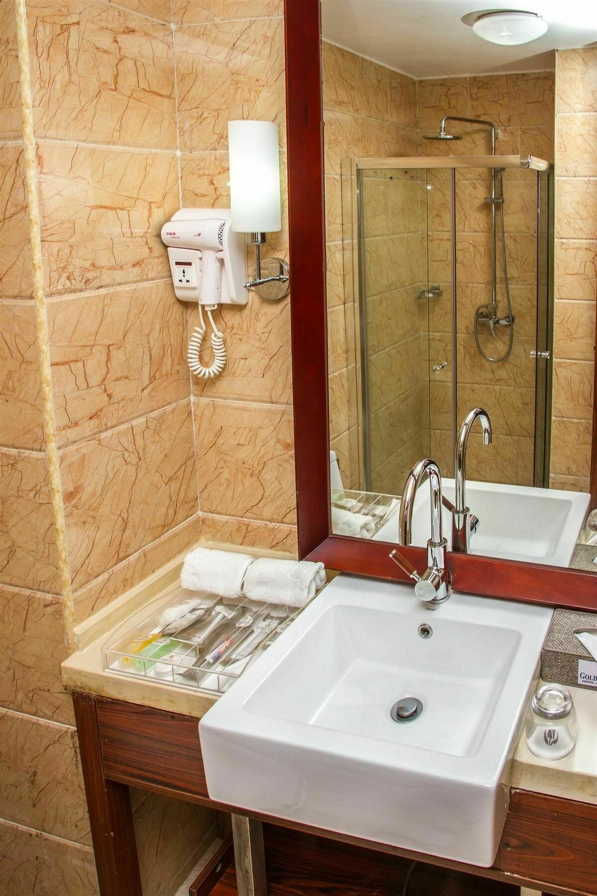 Golden Tulip Essential Lagos Airport Hotel Luaran gambar