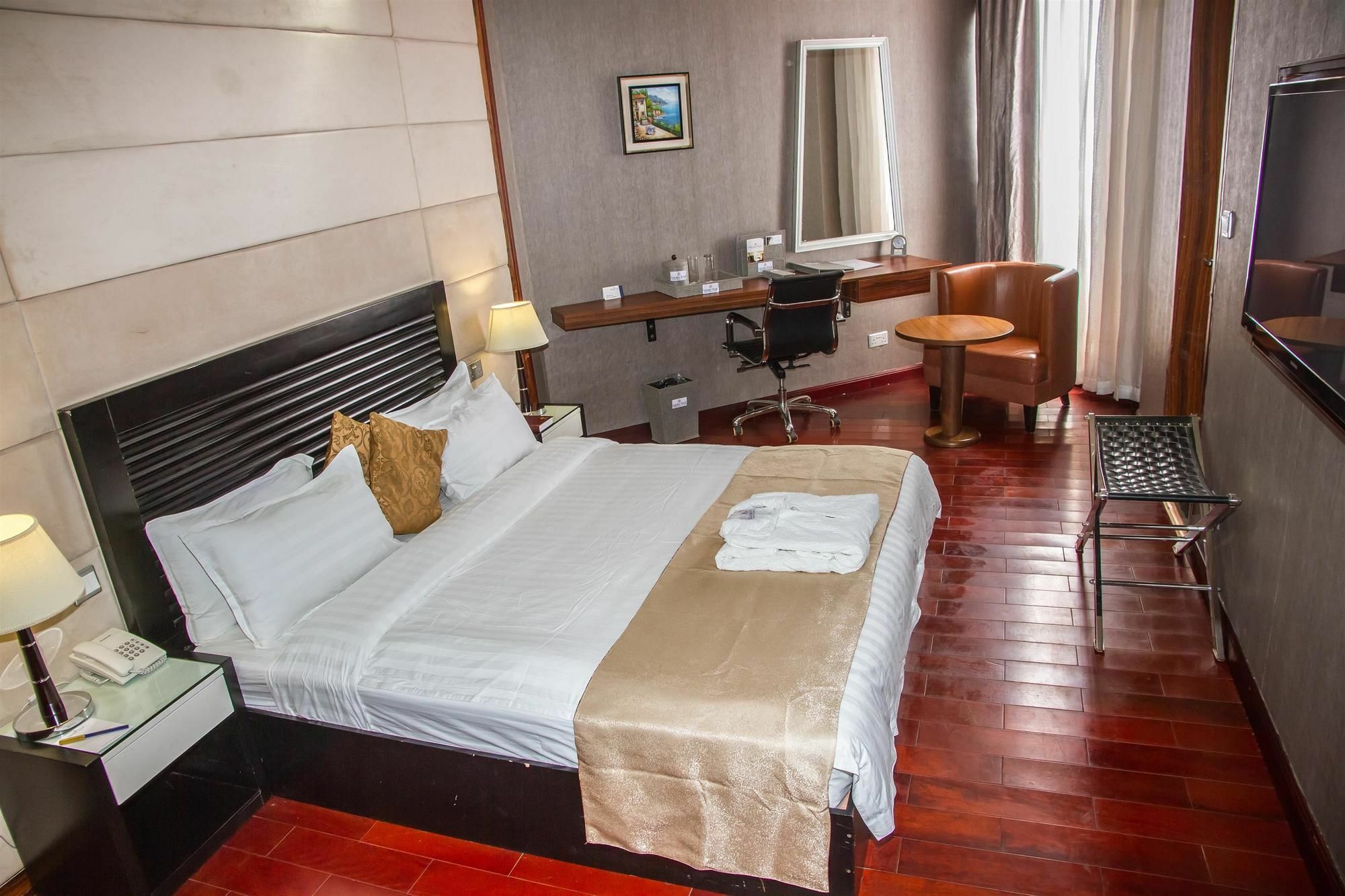 Golden Tulip Essential Lagos Airport Hotel Luaran gambar