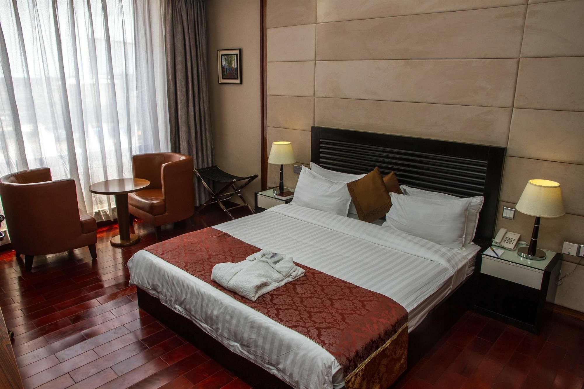 Golden Tulip Essential Lagos Airport Hotel Luaran gambar